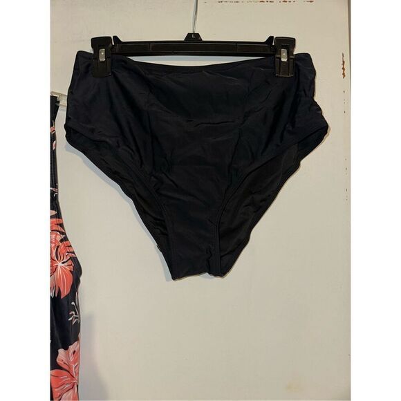 two piece Swim not for sale - Picture 4 of 8